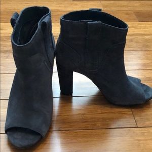 Vince Camuto Blue Gray Suede Peep Toe Booties SZ 8